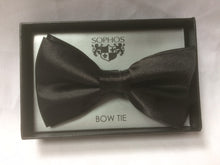 Load image into Gallery viewer, Bow Tie Black pre-tied