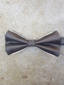 Silk Contrasting Bow Tie (Black-White)