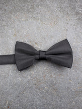 Load image into Gallery viewer, Barathea Bow Tie (Black)