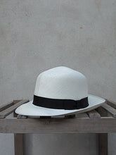 Load image into Gallery viewer, Superfine Folding Panama Hat