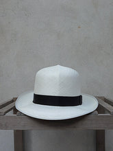 Load image into Gallery viewer, Superfine Folding Panama Hat