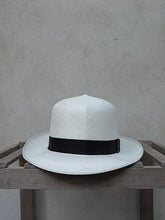 Load image into Gallery viewer, Superfine Folding Panama Hat