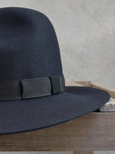 Load image into Gallery viewer, Crushable Trilby Hat (Black)