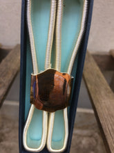 Load image into Gallery viewer, Two pairs of Saint George Shirt Sleeve Garters one pair in Silver one in Gold (armbands)