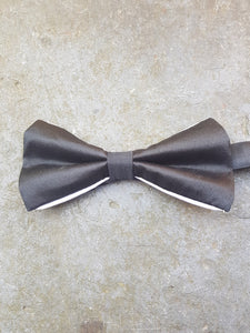 Silk Contrasting Bow Tie (Black-White)