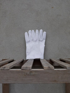 White Gloves | Button