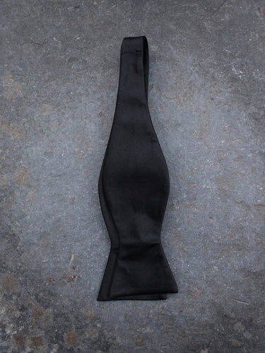 Silk Self Tie Bow (Black)