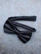 Load image into Gallery viewer, Formal Silk Bow Tie (Black)
