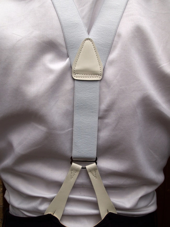 Tails And The Unexpected White Braces – Button On, Wide 35mm Leather Ends, Y-Back – Men's Adjustable