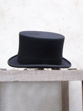 Load image into Gallery viewer, Fine Wool Top Hat (Black)