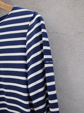 Load image into Gallery viewer, Breton Top | Minquiers Moderne (Navy)