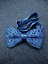 Load image into Gallery viewer, Silk Knit Bow Tie (Pale Blue)